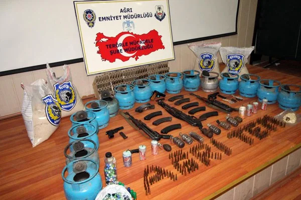Ağrı'da 6 PKK'lı yakalandı