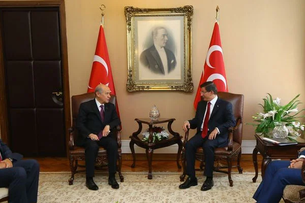 AK Parti'den MHP'ye iki seçenek