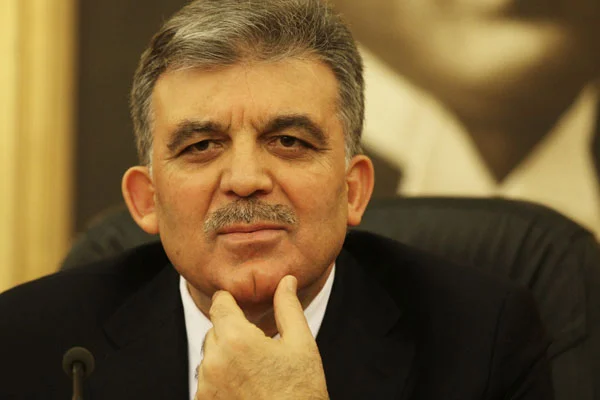 'AK Parti'yi iktidara Gül taşıyabilir'