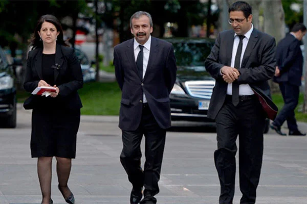 Akşam: İmralı'dan 'İmralı Heyeti'ne veto