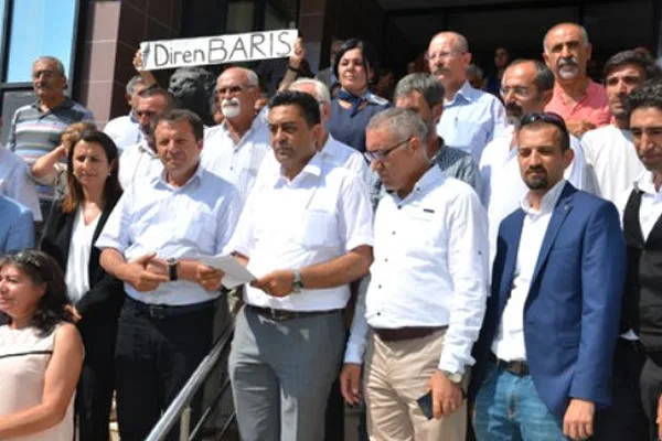 Alevi kuruluşları Ankara'da AK Parti'ye yüklendi