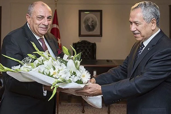 Arınç görevi Türkeş'e teslim etti