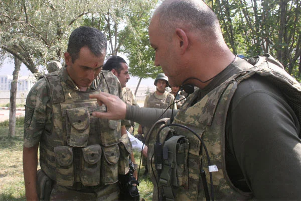 Asker karakolda kurban kesti