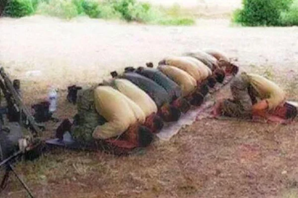 Askerden operasyon öncesi namaz