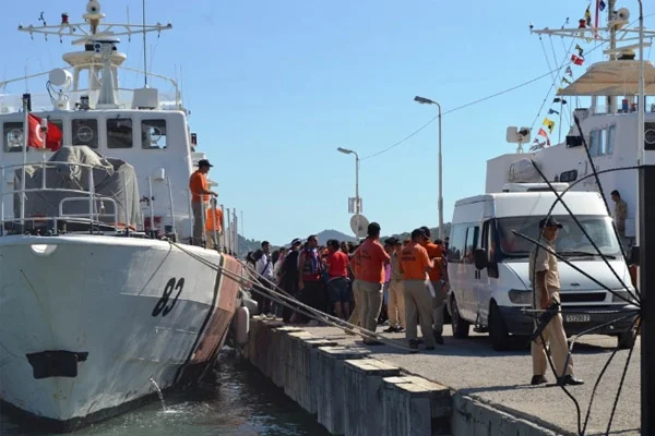 Ayvalık'ta 412 kaçak göçmen yakalandı