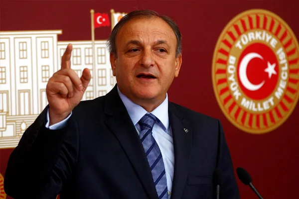 Başbakan'a 'Güneş Moteli' göndermesi