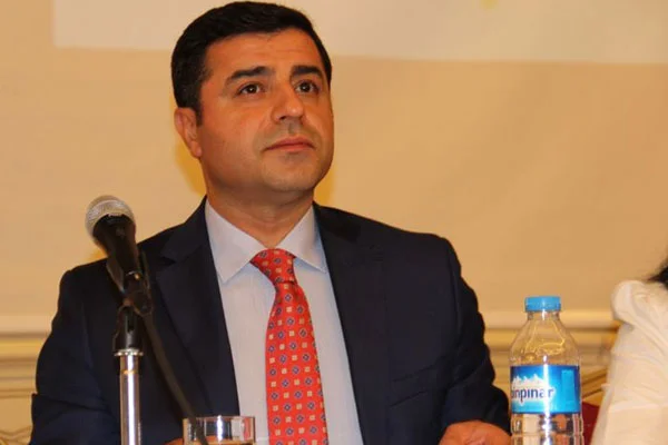 Başkanlık için referandum önerisi