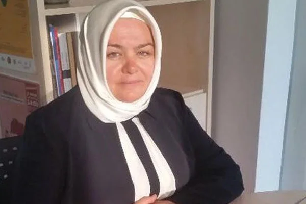 Başörtülü bakandan 'börek' açıklaması