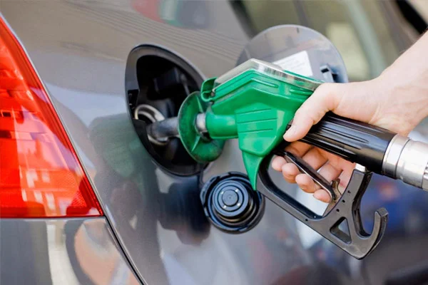 Benzine yine indirim geldi