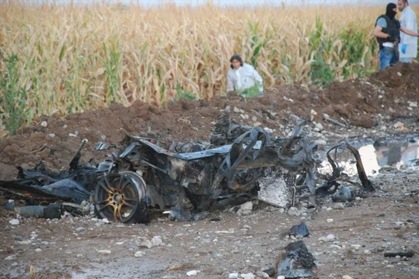 Bomba yüklü araç patlatıldı