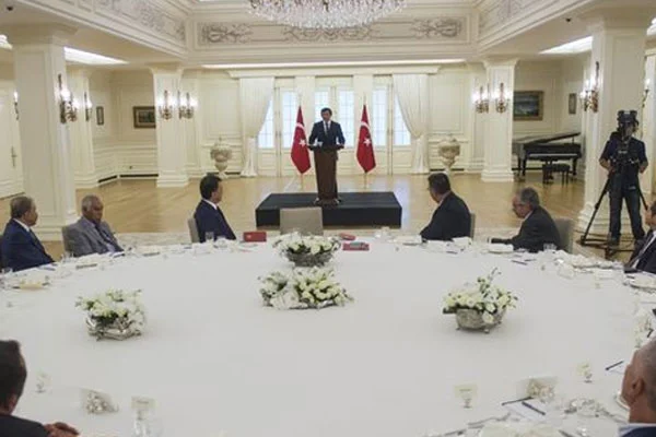 Davutoğlu Alevi kanaat önderlerine seslendi