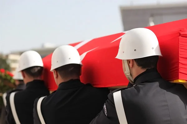 Diyarbakır'da 1 asker şehit oldu