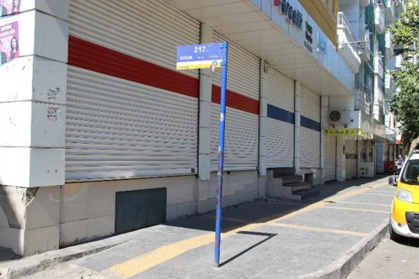 Diyarbakır'da esnaf kepenk açmadı