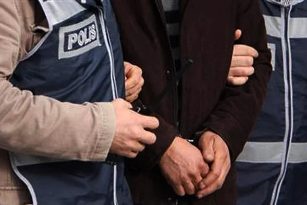 Diyarbakır'da İngiliz gazetecilere gözaltı