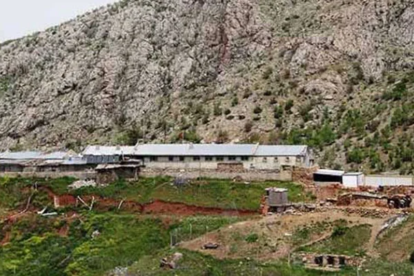 Diyarbakır'da üç ayrı noktaya roketli saldırı