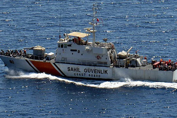 Ege'de kaçakları taşıyan tekne battı