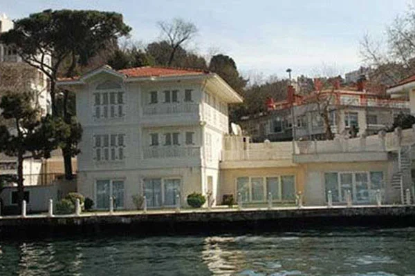 Erbakan ailesinin yalısı satışa çıkarıldı