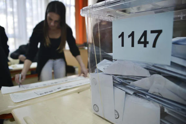 Erken seçim kime yarar?