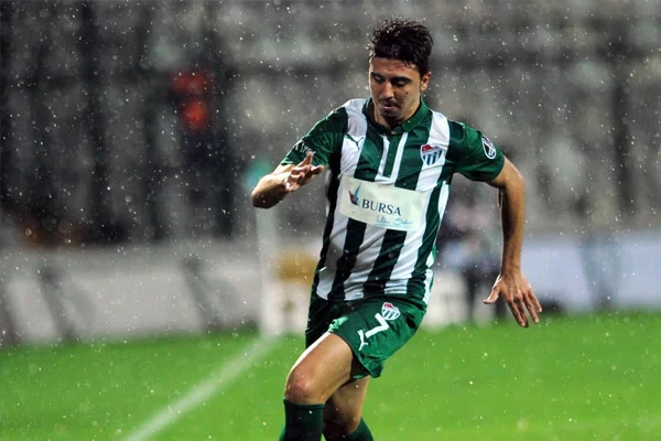 Fenerbahçe Ozan Tufan'ı resmen açıkladı