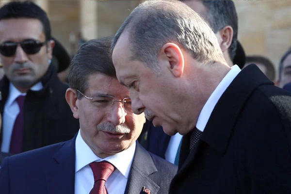 Görev yeniden Davutoğlu'nda
