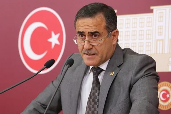 İhsan Özkes'e Bakanlık yolu açıldı