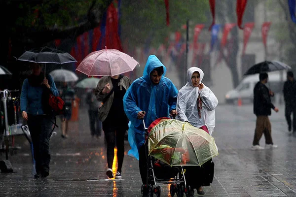 İstanbul'a sağanak uyarısı