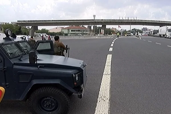 İstanbul'da bombalı araç aranıyor