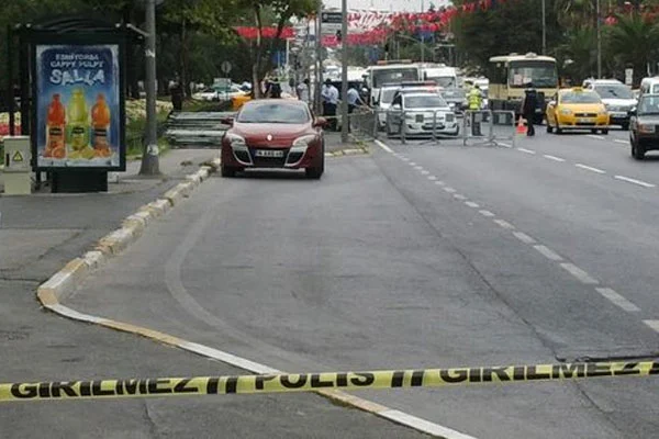 İstanbul Emniyeti'nde şüpheli araç paniği