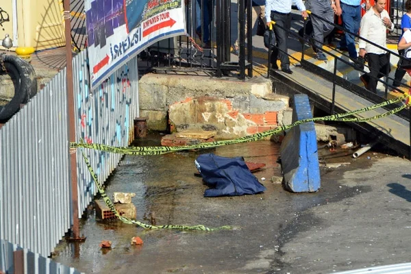 Karaköy'de denizden ceset çıktı