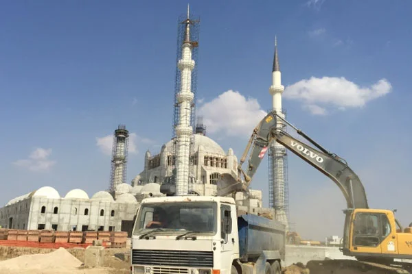 Kıbrıs'a dev bir cami