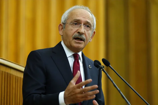 Kılıçdaroğlu önünde yumruklu kavga