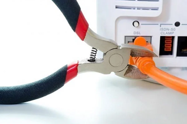 Lice'de internet ve telefon erişimi kesildi