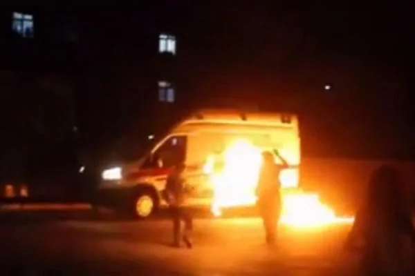 Mardin'de ambulansa molotoflu saldırı
