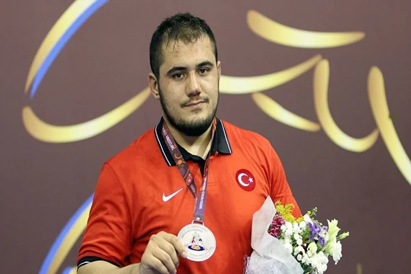 Milli sporcu dünya üçüncüsü