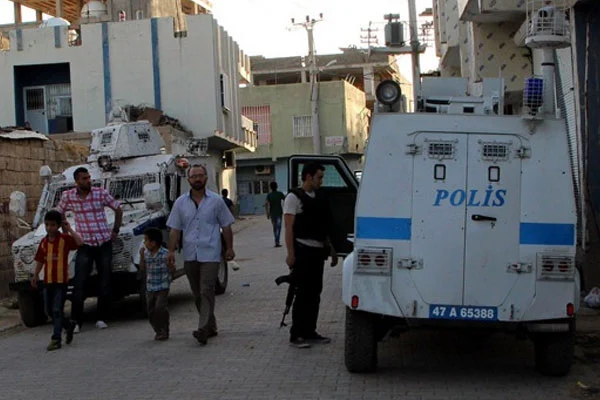 Nusaybin'de HDP'ye operasyon
