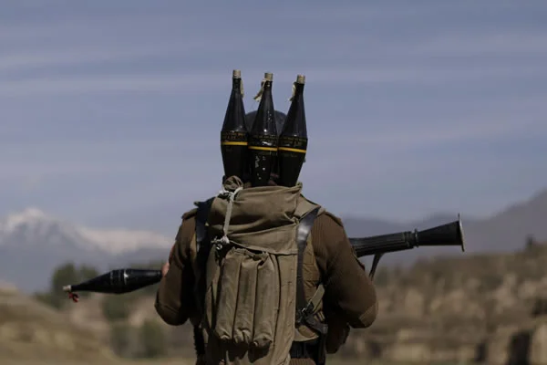 PKK'dan cephaneliğe roketli saldırı