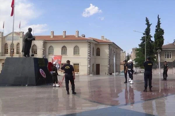 Polislere ilginç ceza