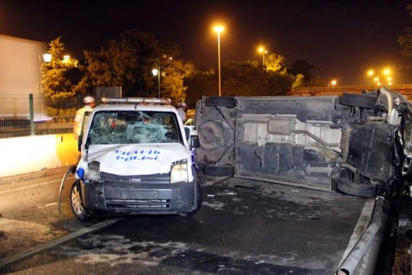 Polislerin arasına daldı: 6 yaralı
