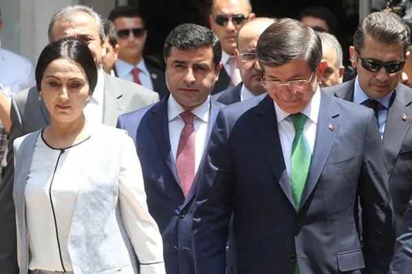 Selvi: Davutoğlu HDP'den kimi seçecek?