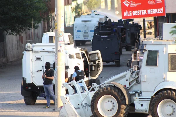 Şırnak'ta hendekler kapatılıyor