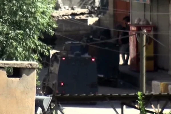 Şırnak'ta polise bombalı saldırı: 4 yaralı