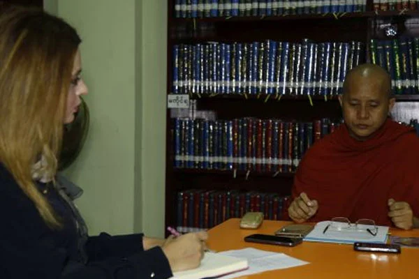 Sunucudan Budist lidere zor soru