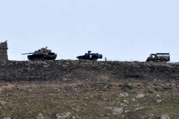 Tanklar Suriye sınırında konuşlandı