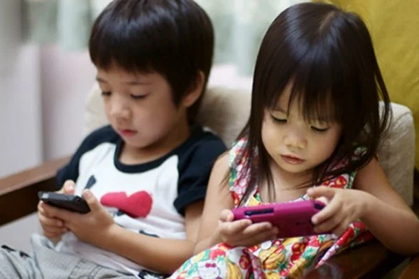 Telefonlar konuşma bozukluğunu tetikliyor
