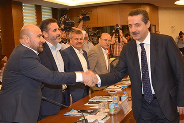 Toplu sözleşme görüşmeleri ertelendi