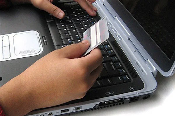 Türkiye internet üzerinden alışverişi sevdi