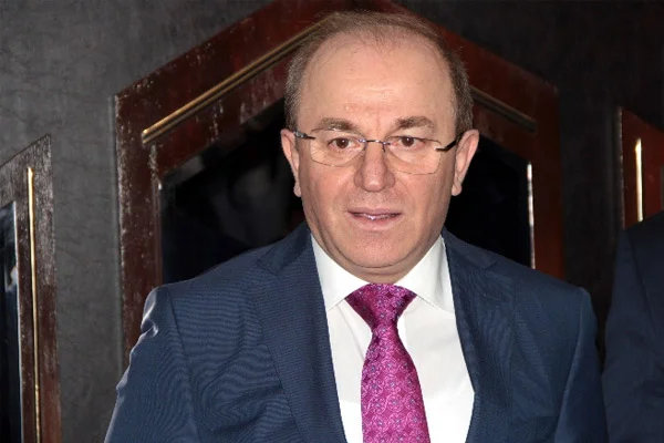 Yarbay'a Bakan'dan destek ve eleştiri