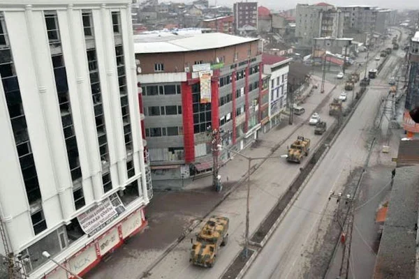 Yüksekova'da hareketli saatler