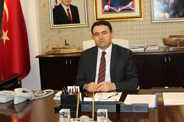 'Ağrı valisi AKP için çalışıyor'