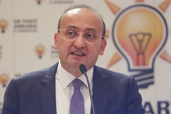 Akdoğan: MHP Öcalan'la görüştü